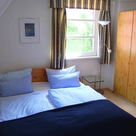 Apartment Gastehaus Belvedere In Warnemunde Rostock